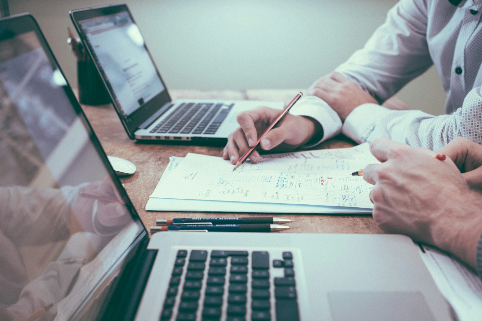 Salesforce Flow vs Apex: The Definitive Decision Guide for Developers and Admins